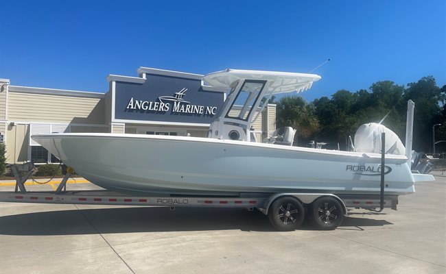 2023 Robalo 266 Cayman Solid Ice Blue 
